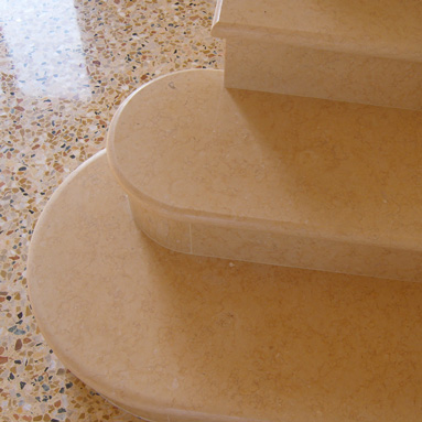 Giallo Silvia Oro - Venetian-style steps: polished finish