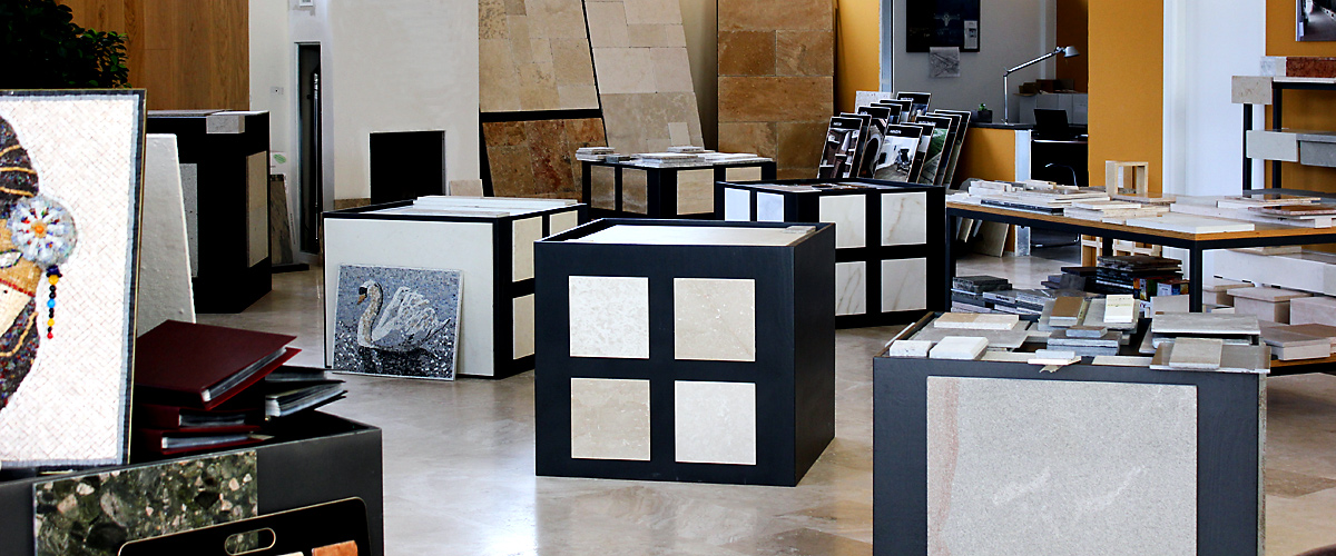 Showroom located at Fossalunga di Vedelago - Materials